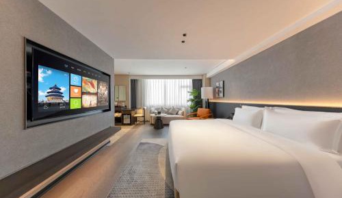 Deluxe Queen Room