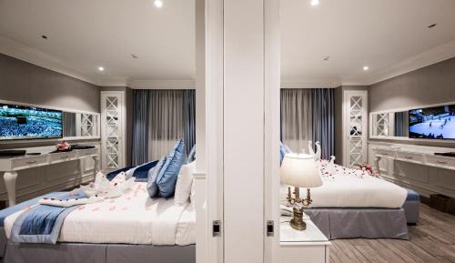 Deluxe Room Connected