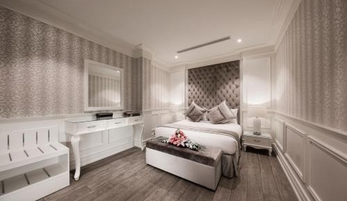 Junior Suite with Balcony