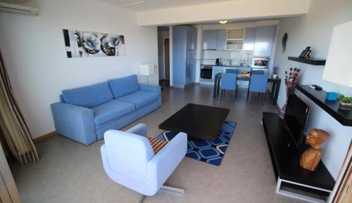 One-Bedroom Apartment with Sea View