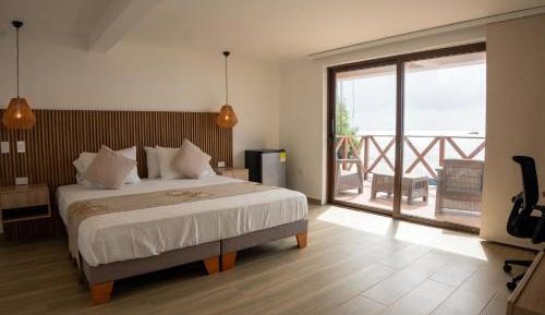 Queen Suite with Sea View