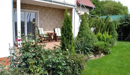 One-Bedroom Apartment with Garden View