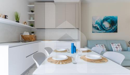 One-Bedroom Apartment with Balcony