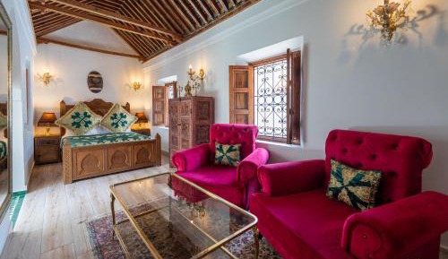 Deluxe Queen Room