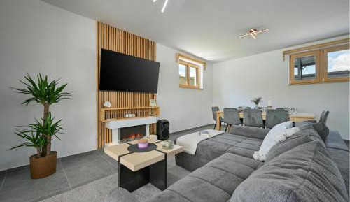 Three-Bedroom Holiday Home 