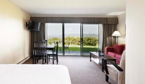 King Suite with Ocean View