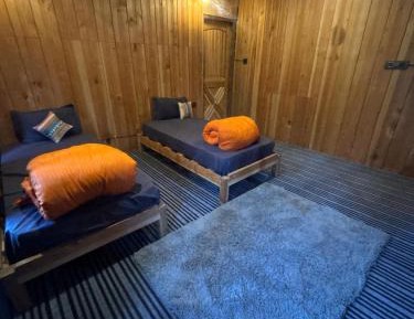 Standard Twin Room with Mountain View