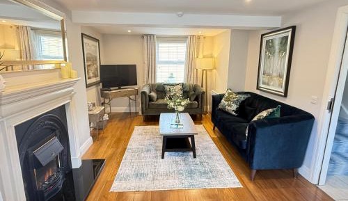 Two-Bedroom Deluxe Apartment