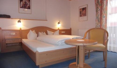 Family Room with Balcony (2 Adults + 2 Children)
