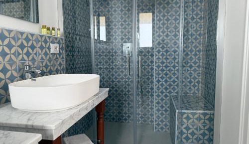 King Room with Spa Bath