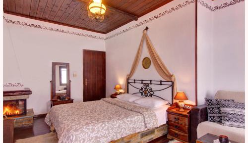 Double Room with Extra Bed, Sea View and Fireplace