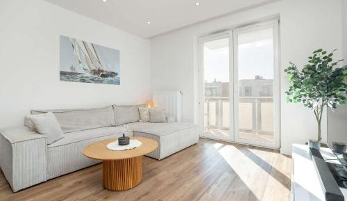 One-Bedroom Apartment with Balcony