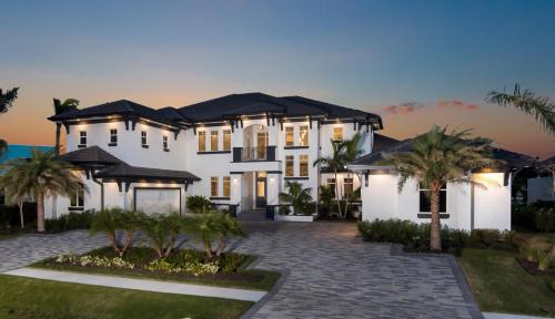 Six-Bedroom Holiday Home