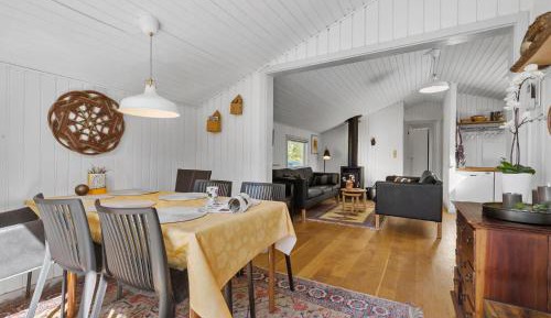 Three-Bedroom Holiday Home 