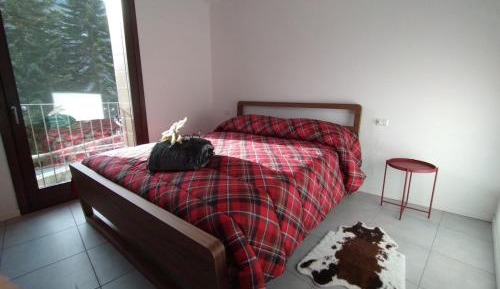 One-Bedroom Deluxe Apartment