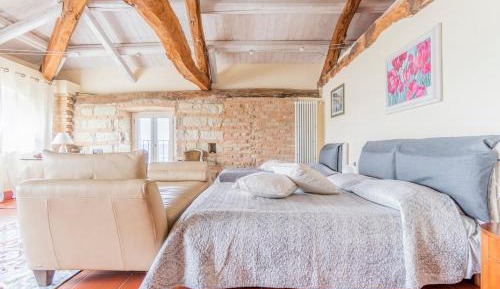 One-Bedroom Apartment with Terrace