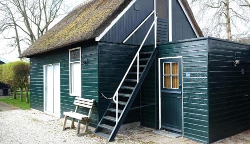One-Bedroom Holiday Home