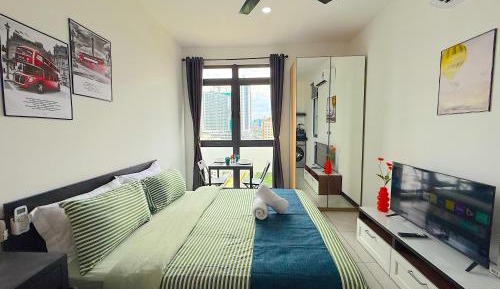 Deluxe One-Bedroom Apartment with City View