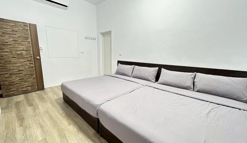 Quadruple Room with Private Bathroom