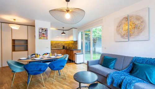 Three-Bedroom Deluxe Apartment