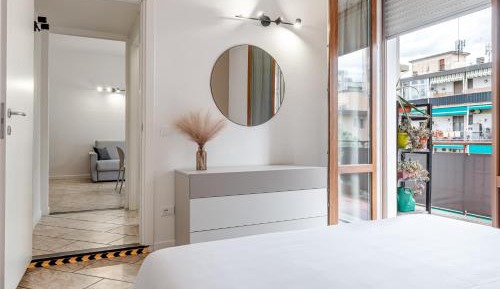Superior One-Bedroom Apartment with Balcony