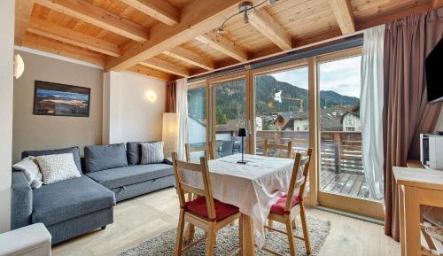 Superior One-Bedroom Apartment with Balcony
