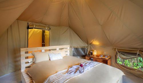 Classic Double Private Bathroom