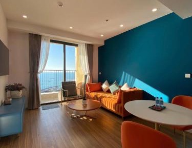 One-Bedroom Apartment with Balcony and Water View