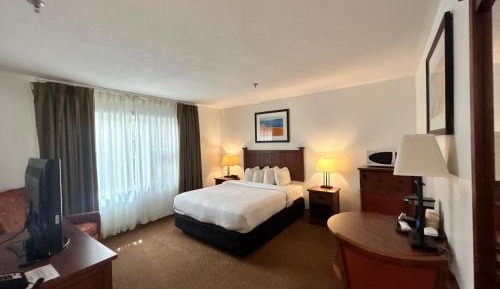 Standard Queen Room