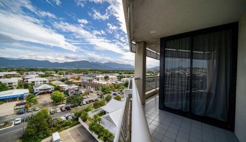 Queen Room with Mountain View