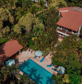 Studio with Kitchen - Garden View