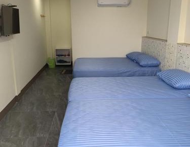 Quadruple Room with Private Bathroom