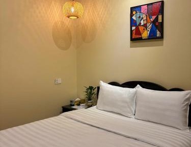 Standard Queen Room
