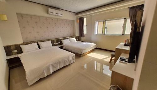 Quadruple Room with Private Bathroom