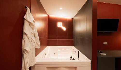 Deluxe Double Room with Bath