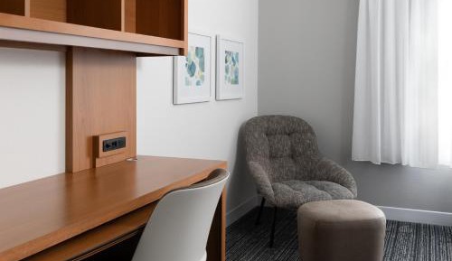 Studio Queen Suite - Hearing Accessible