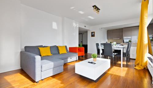 Three-Bedroom Deluxe Apartment