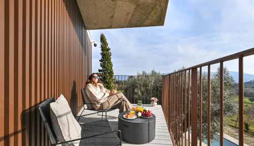 Three-Bedroom Apartment with Balcony