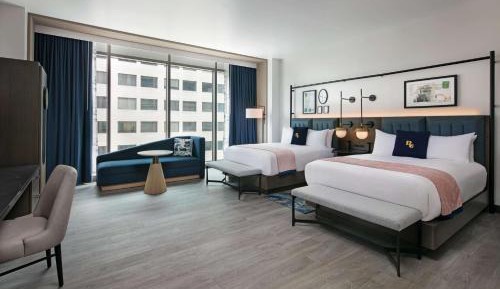 Premier Two Queen -Street View - Hearing/Mobility Roll-In Shower