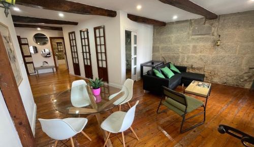 Two-Bedroom Deluxe Apartment with Balcony