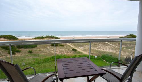 Deluxe One-Bedroom Apartment with Ocean View