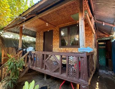 Bungalow with Garden View