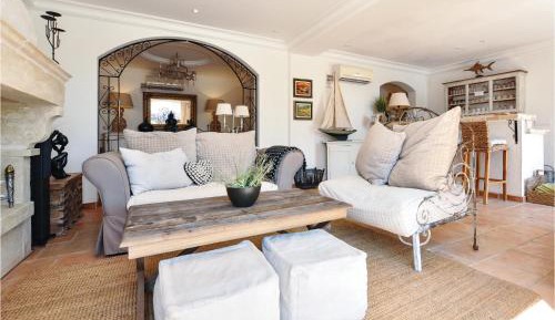 Five-Bedroom Holiday Home