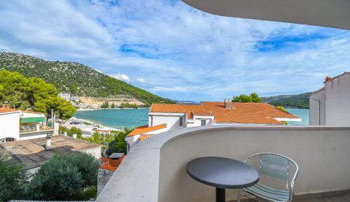 One-Bedroom Apartment with Sea View