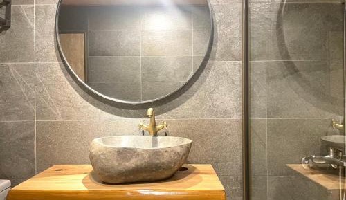 Quadruple Room with Private Bathroom