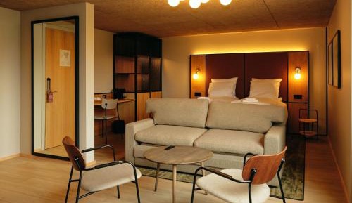 Family Room (2 Adults + 2 Children)