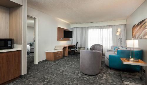 1 Bedroom Executive Suite, 1 King, Sofa bed