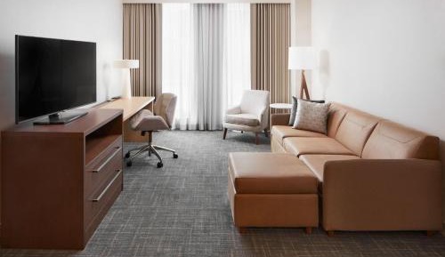 One-Bedroom Suite with Sofa Bed and City View