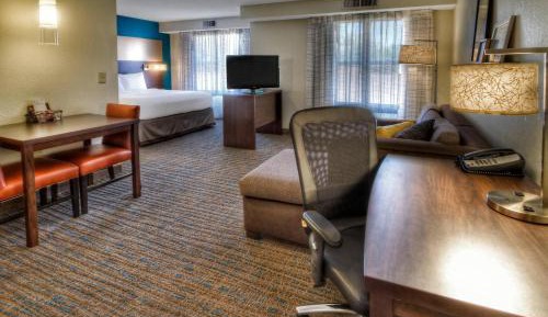 King Studio with Sofa Bed