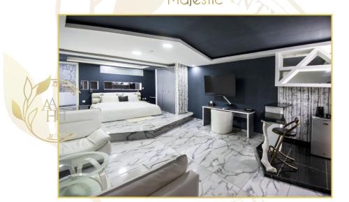 Deluxe Suite with Spa Bath